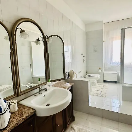 Apartamento Attico Milanti - Parcheggio Privato